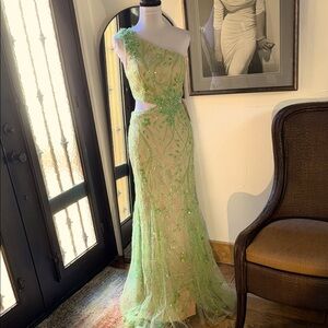 Mac Duggal Dress NWT SZ 2 pistacio